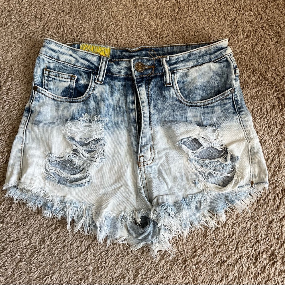 Women’s ombré distressed denim shorts size L/ 30